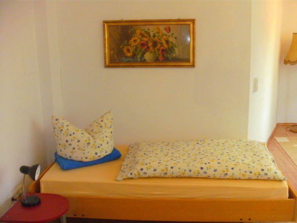 Hostel Heinzelmaennchen Cologne Exterior photo